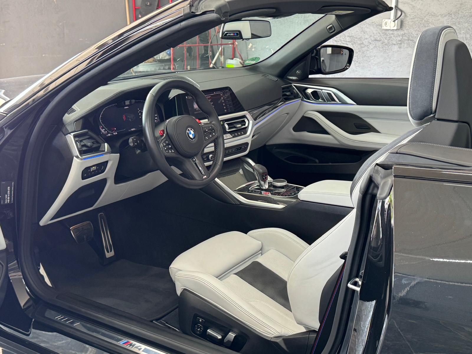 BMW M4 Enterijer Bijela Koža
