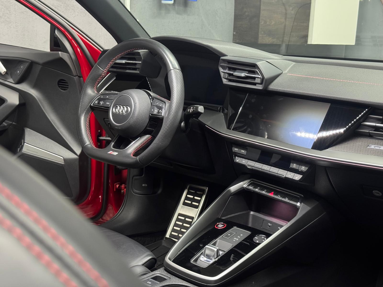 Audi RS3 Sportski Enterijer